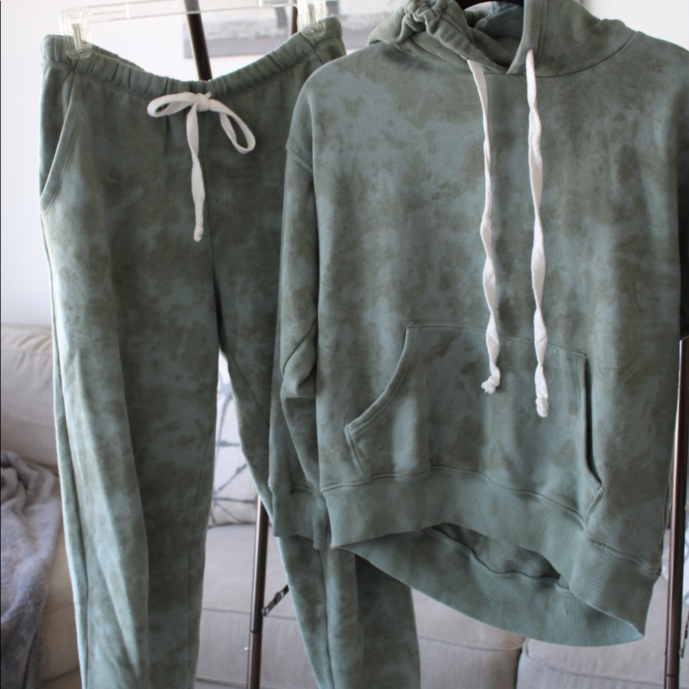 TIE DYE aerie OVERSIZED HOODED SWEATSHIRT